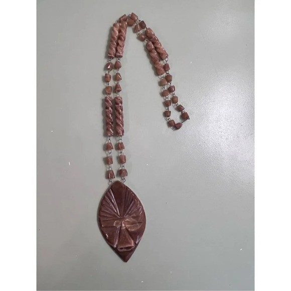 Women’s Rose Pink Fantastic Vintage Beads Chain Alabaster Face Mask Necklace - Picture 1 of 6
